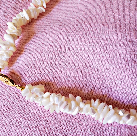 Jewelry - White shell long necklace